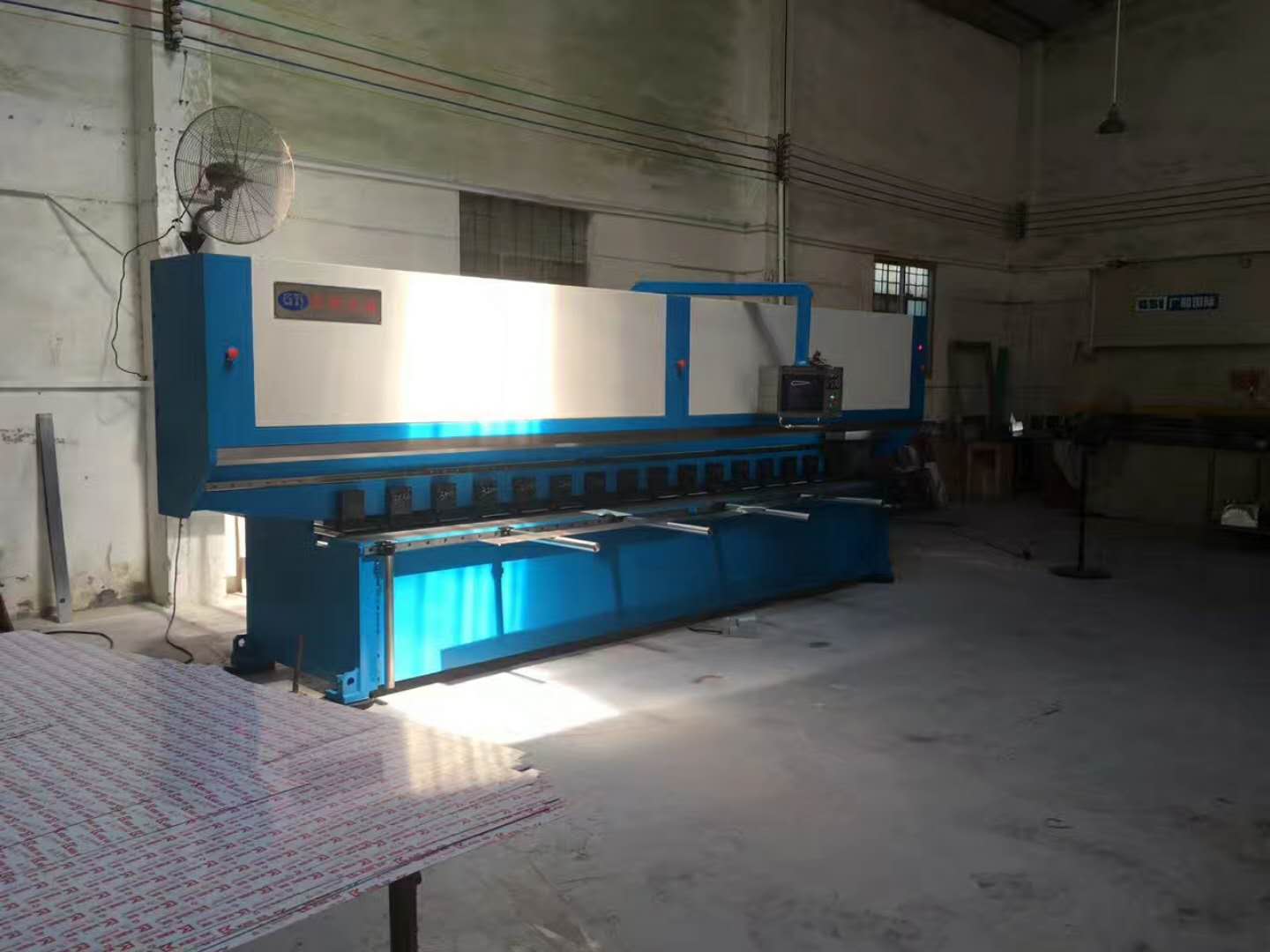 國輝刨槽機折彎機熱銷中