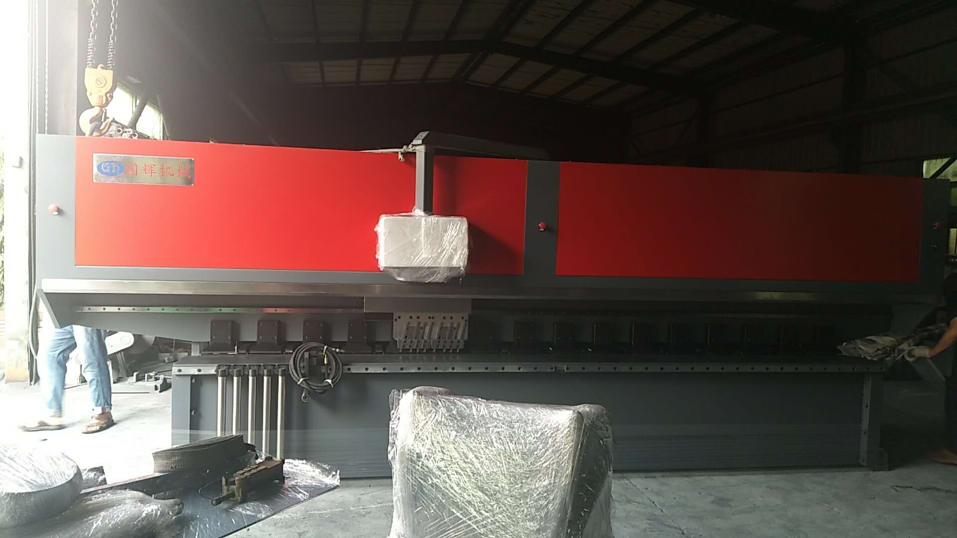 機器打包中，即將裝車送至客戶