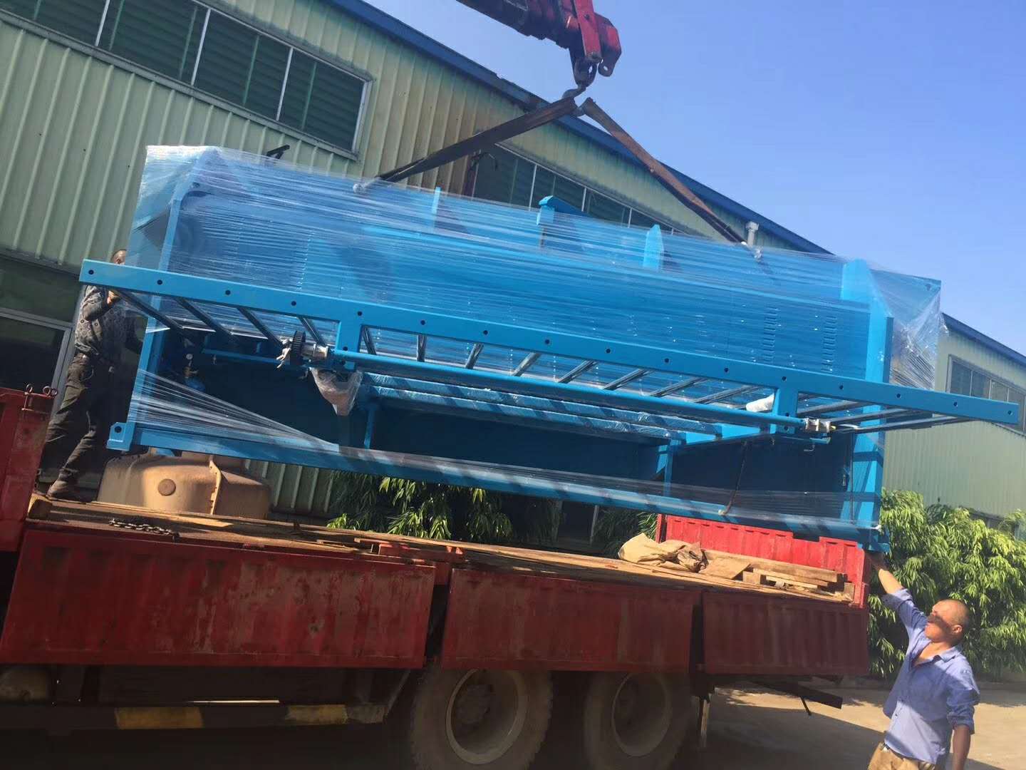 感謝深圳藝成不銹鋼惠購我司4米雙頭數控刨槽機