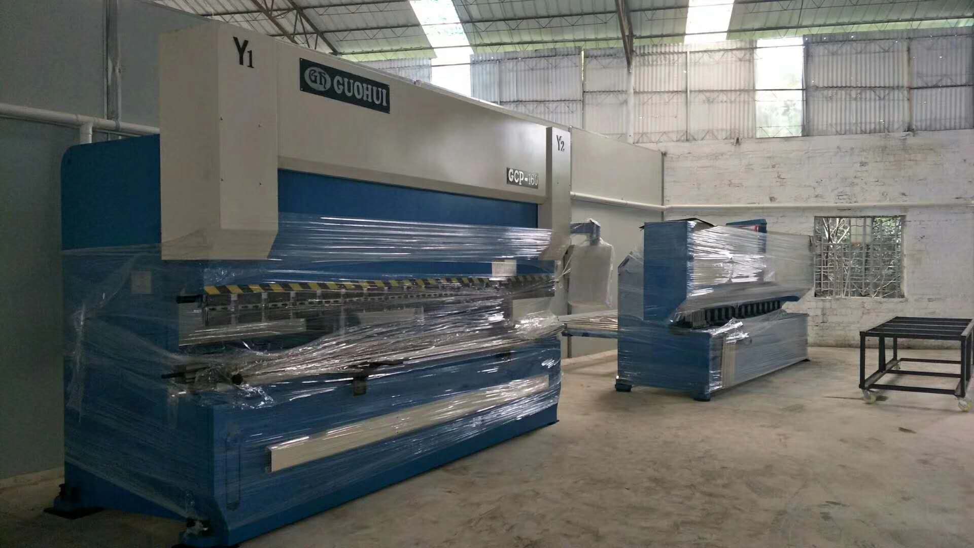 十月，金秋送爽，國輝送機(jī)