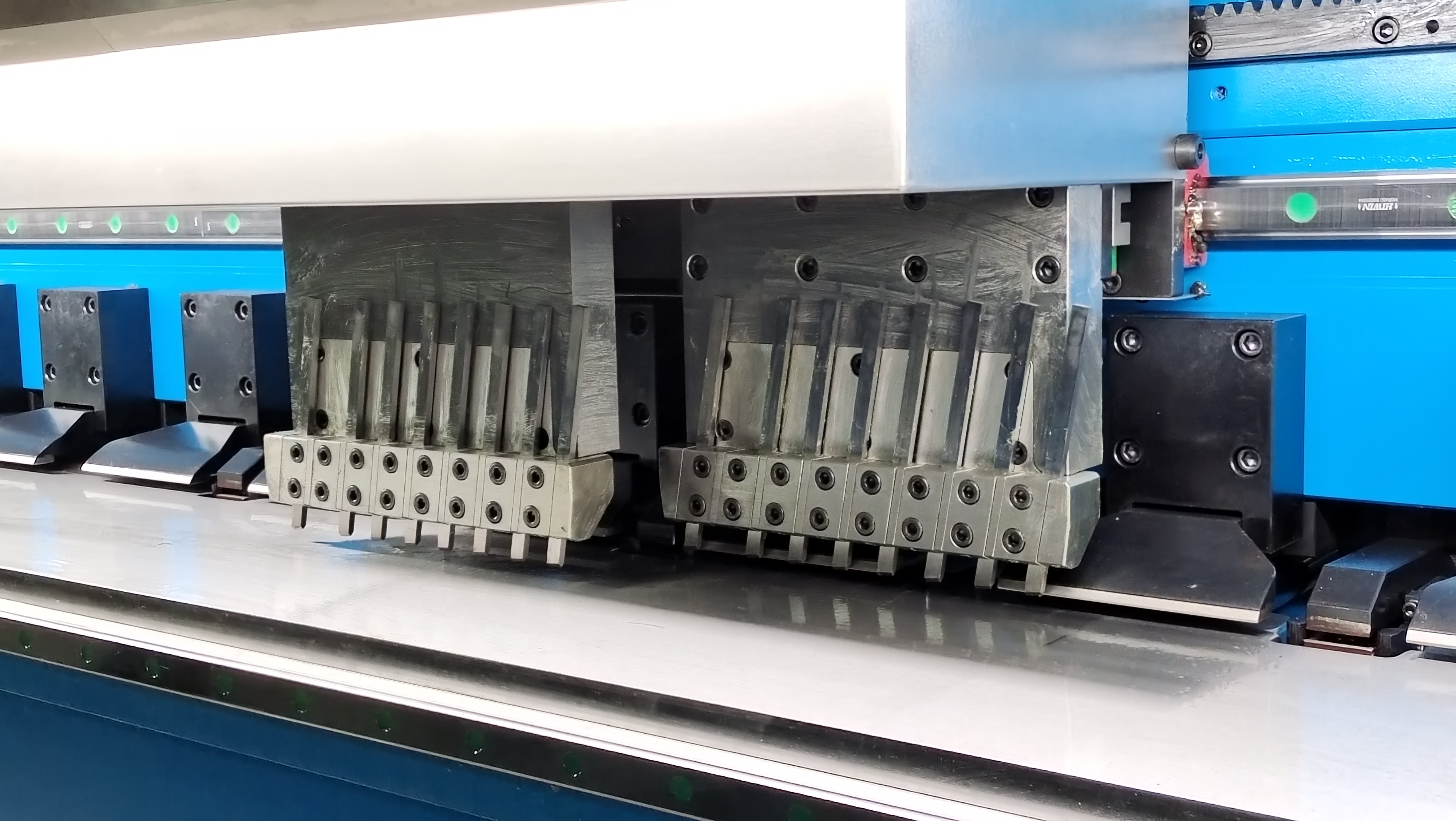 廣東國輝機械新款雙頭雙槽刨槽機震撼上市